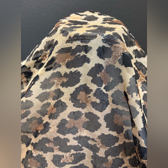 Subtly Shiny Leopard Print Scarf with gold metallic embellishment - Picture 5 of 6